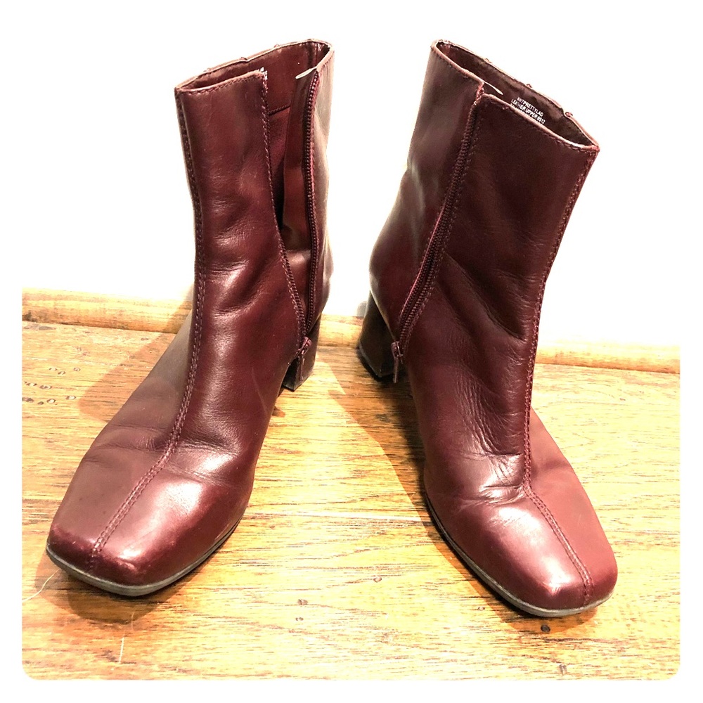 Burgundy short boots